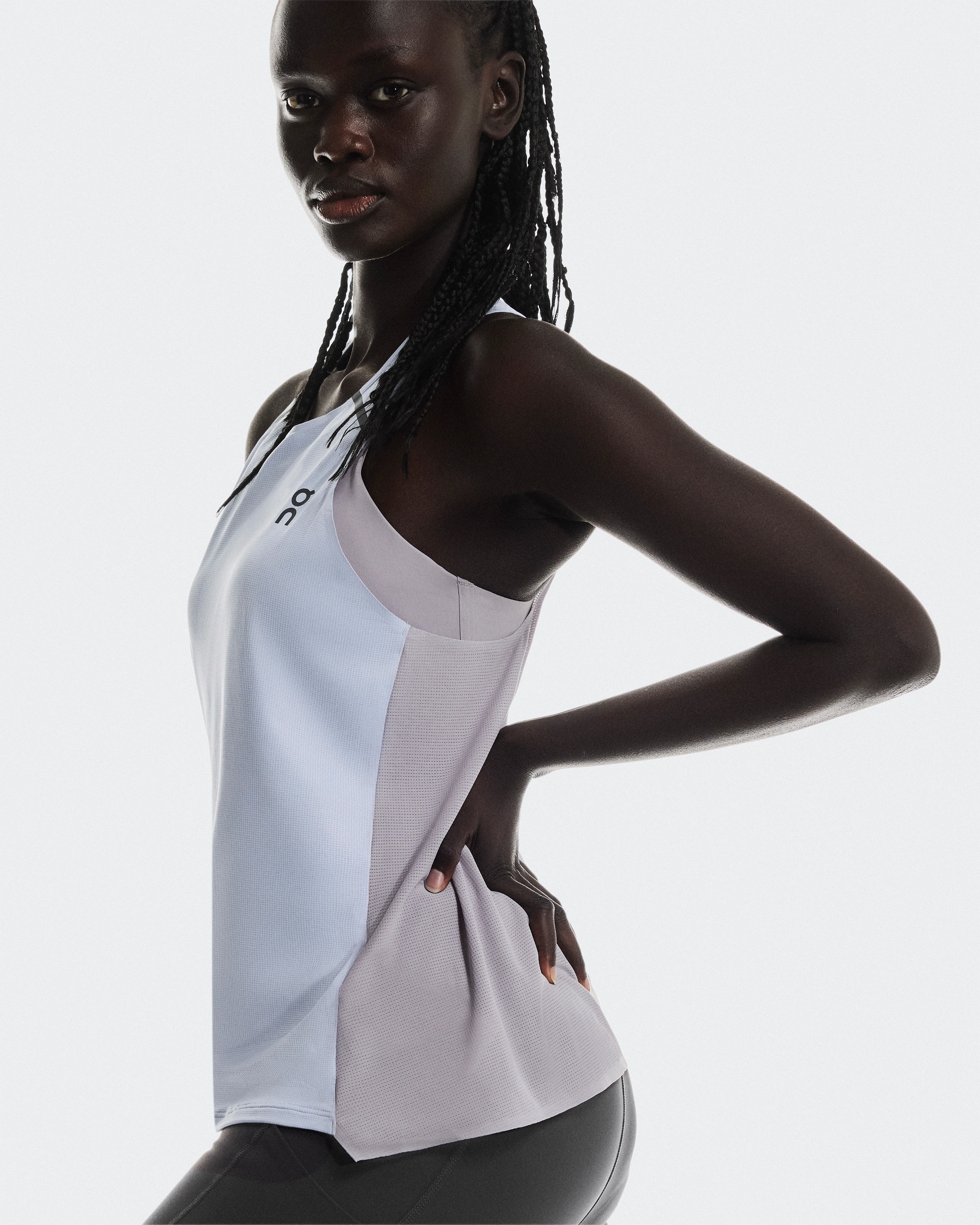 On Performance Tank Nimbus & Lilac Feminino Partes de cima e camisetas