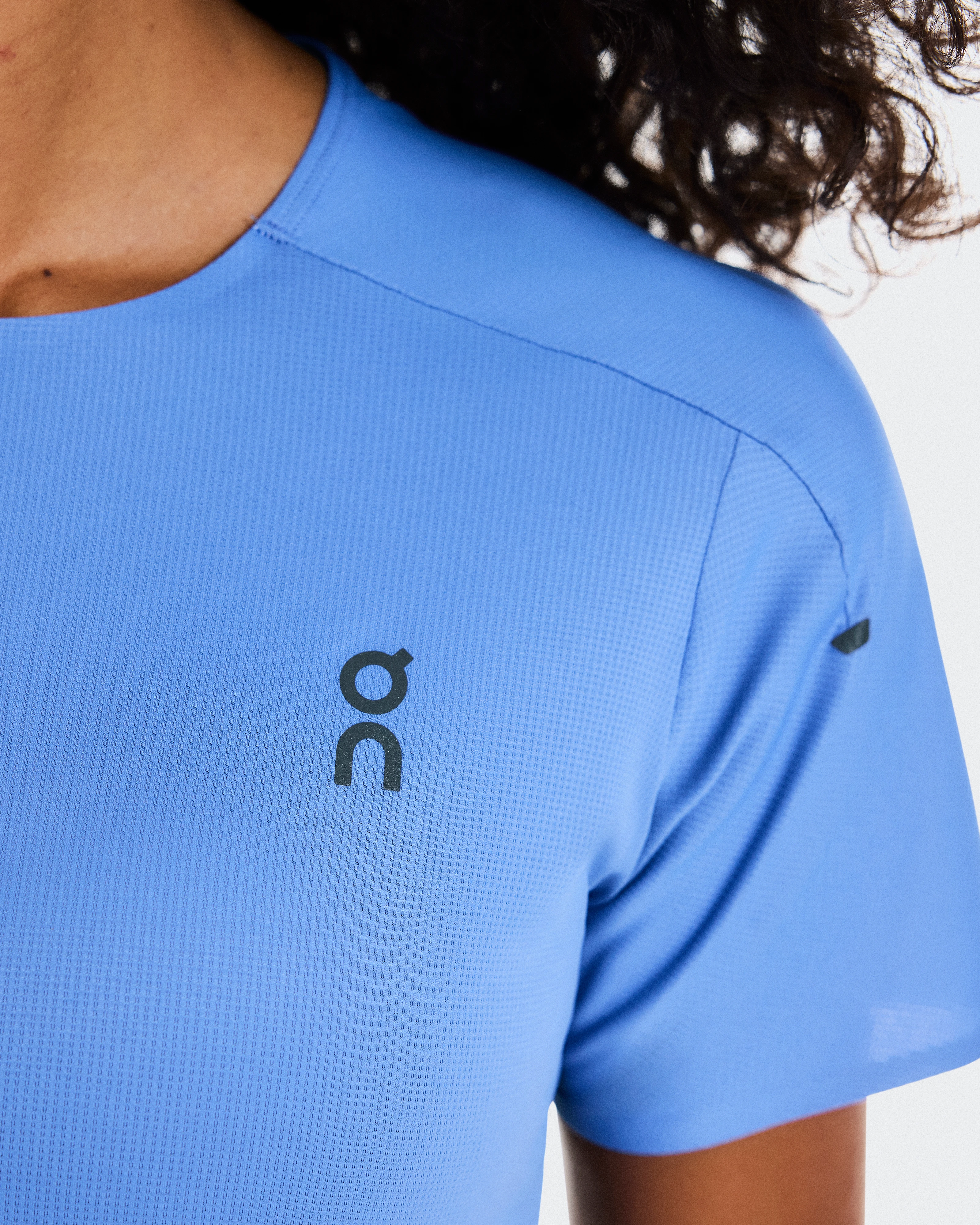 On Performance-T Sailor & Navy ウィメンズ トップス&Tシャツ