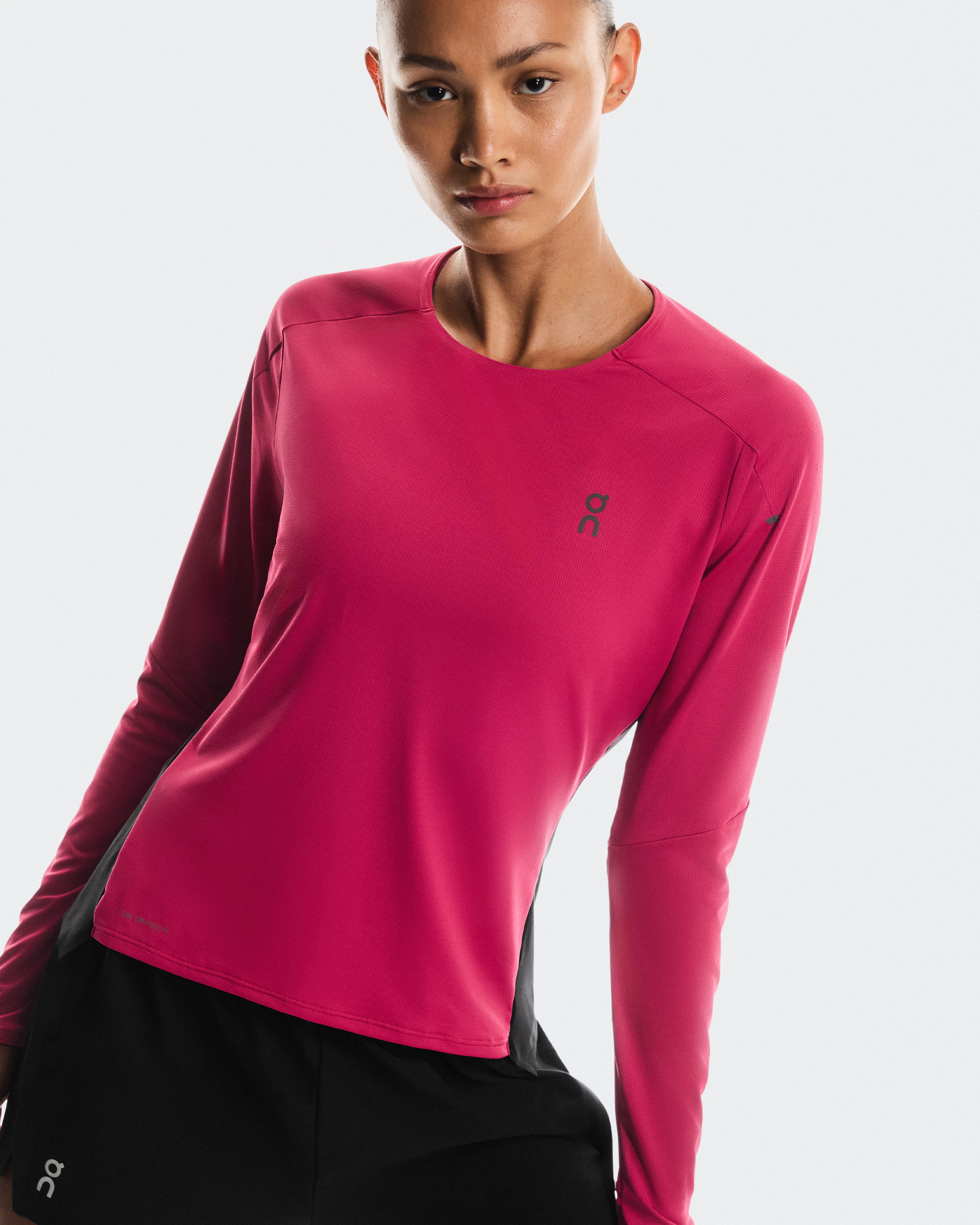On Performance Long-T Grenadine & Black Women Tops and t-shirts