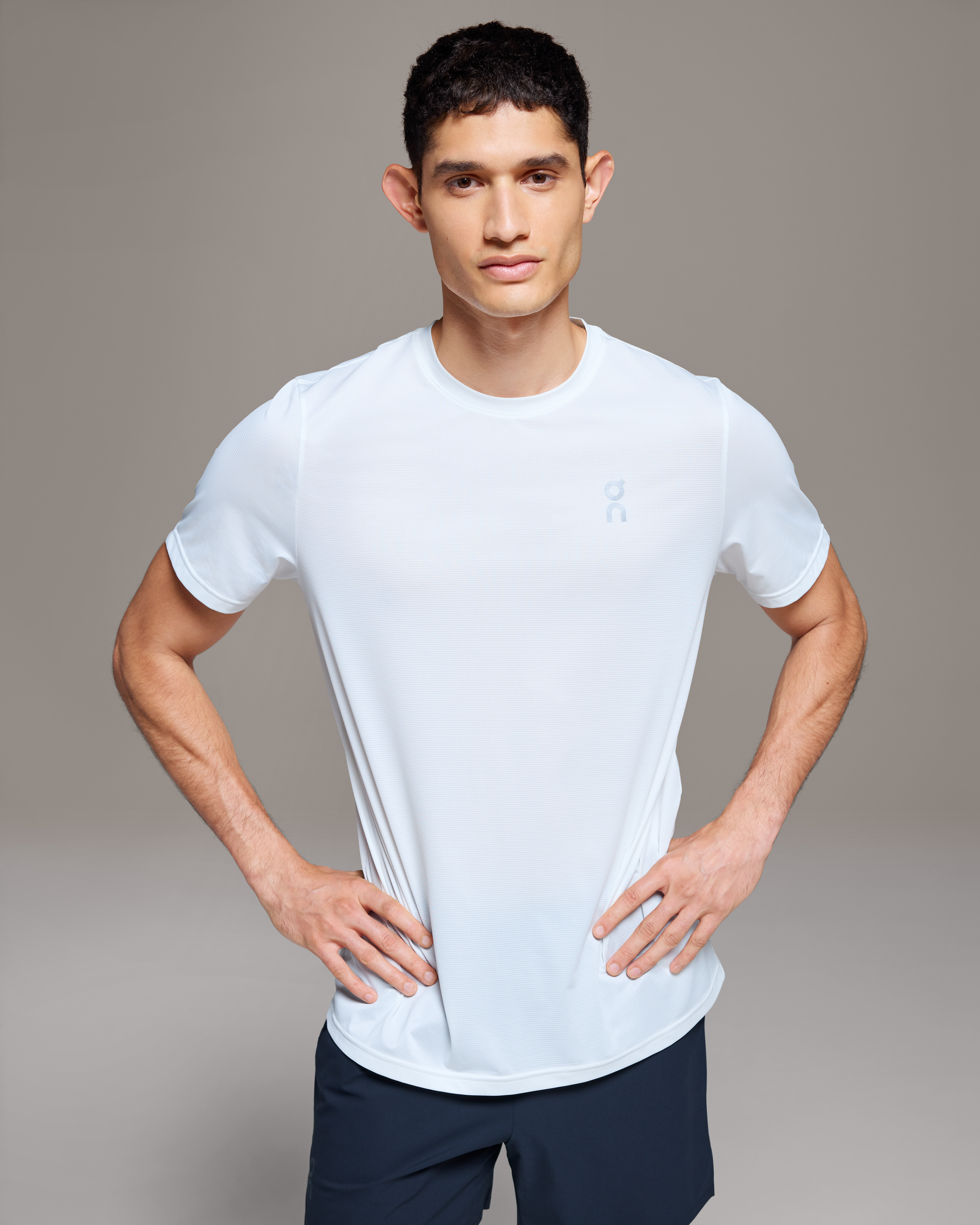 シャツ TRILLION Color Gradient Overfit Man to Man TR9SMT001 WHITE T Men's Core-T | Undyed & White | On United States