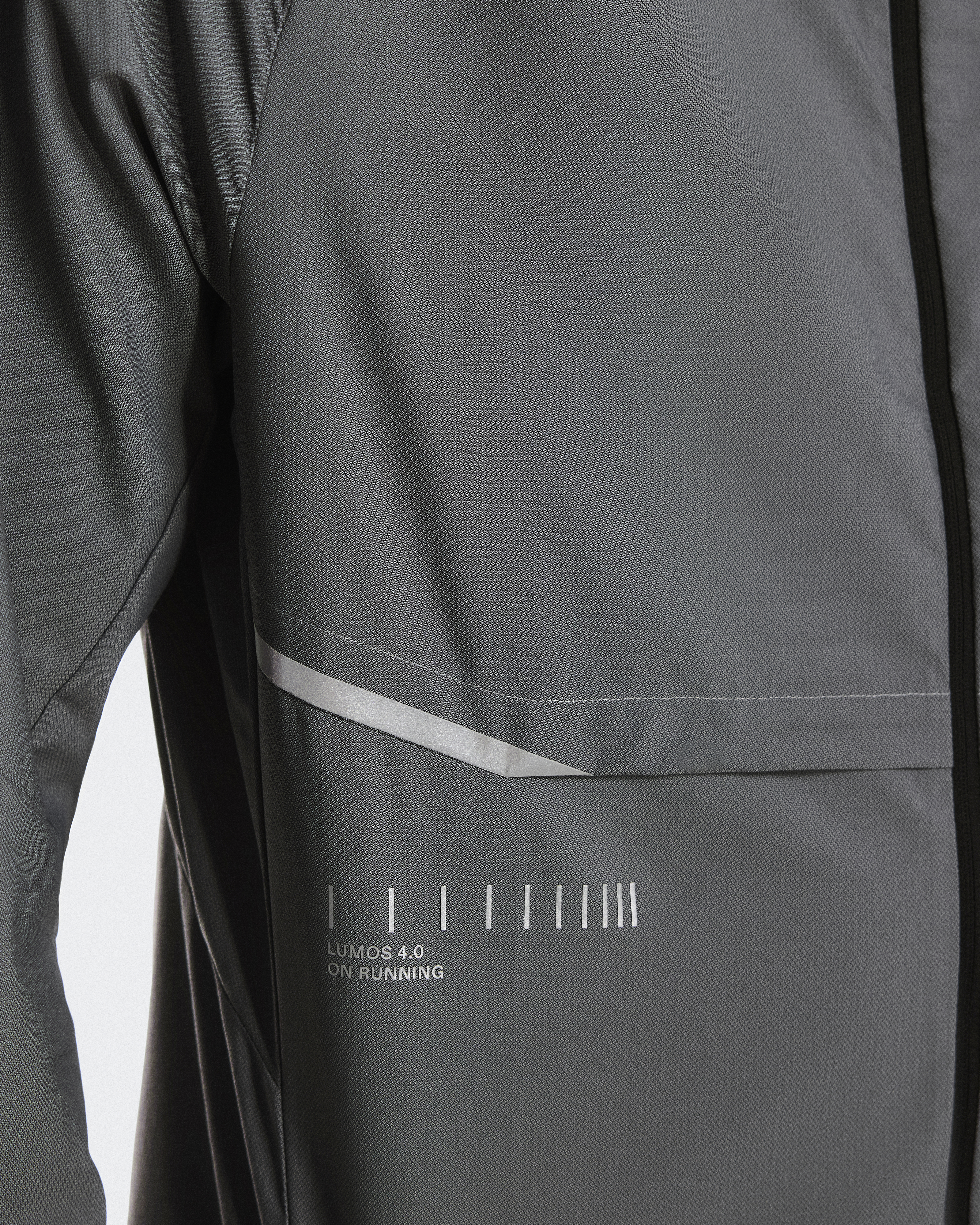 On whether jacket LUMOS ランニング running The Weather Jacket Lumos: Men's Reflective Run Jacket | On Japan
