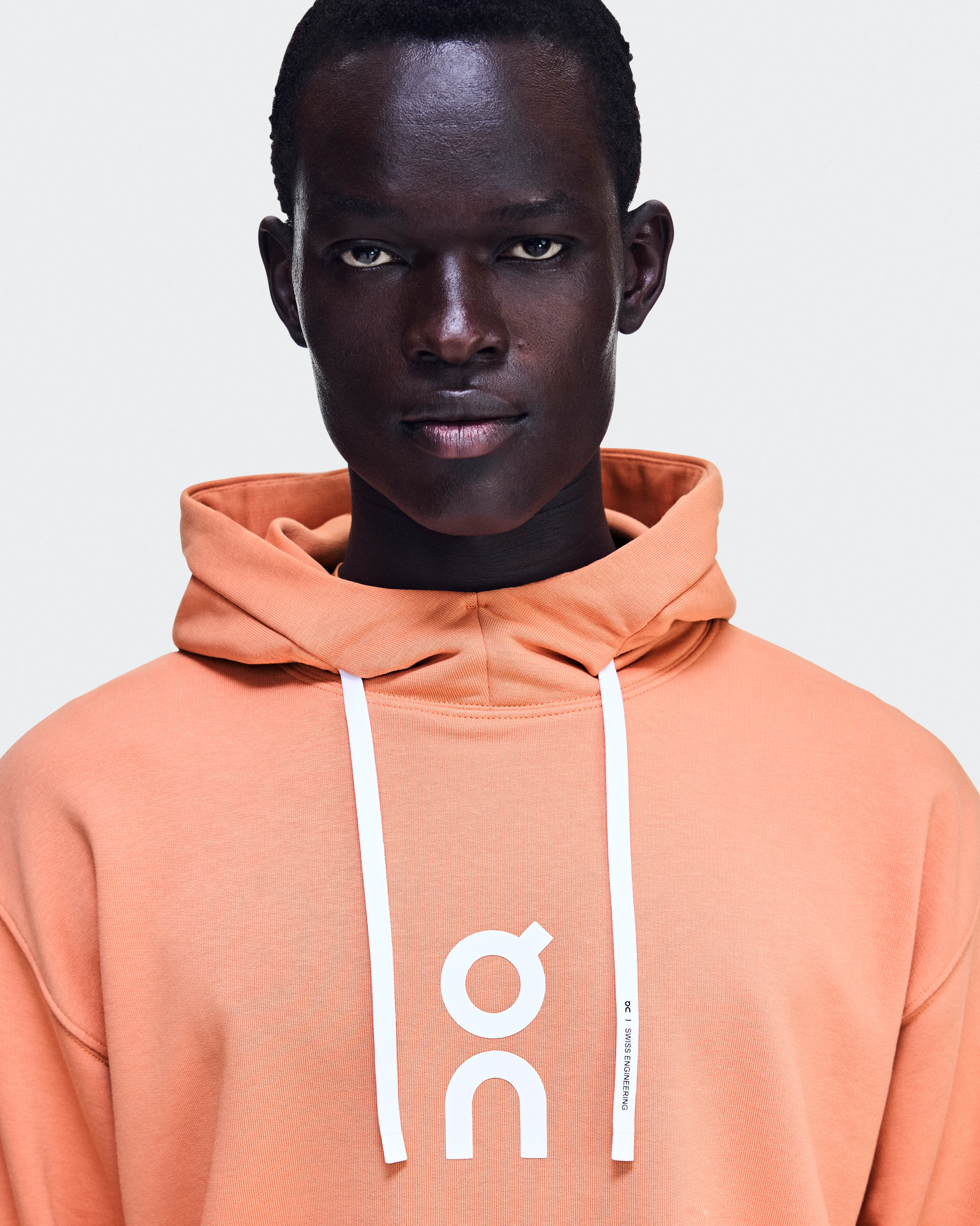 On Club Hoodie Sandstone Men – Cold weather, recovery, travel Hoodies and sweatshirts