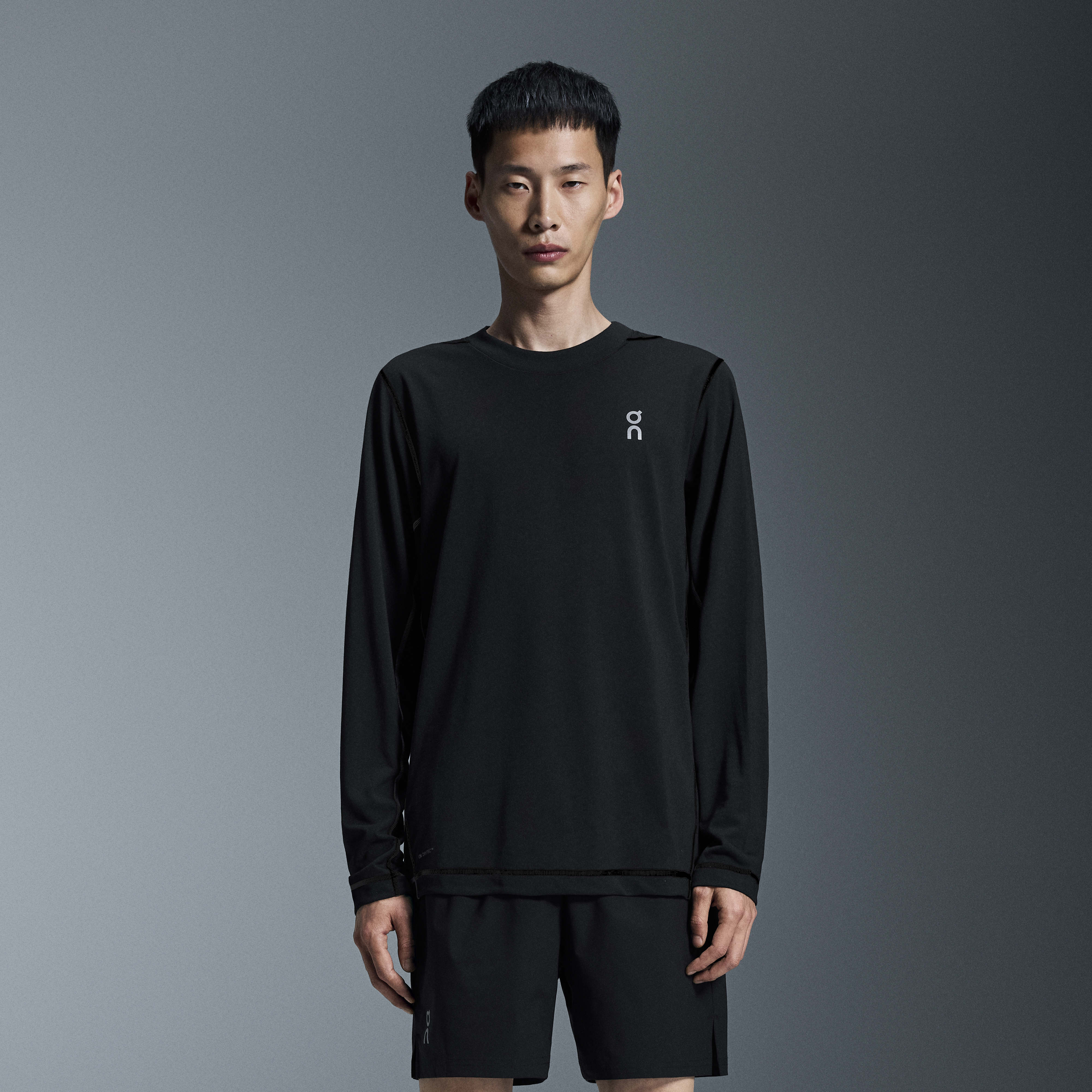 Train Long-T Graphic Long-Sleeve Shirt in Black