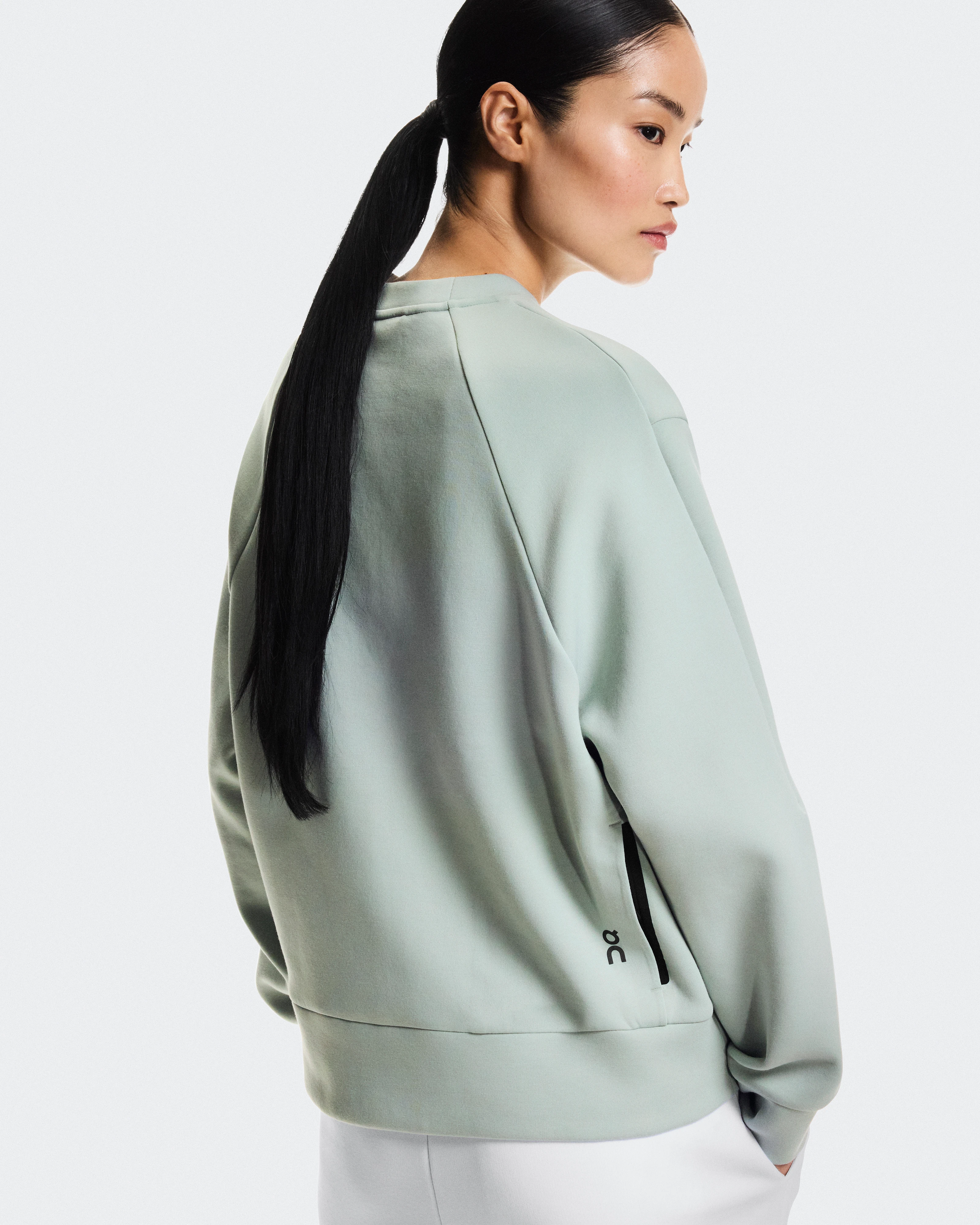 On Focus Tech Crew Mineral Femme Sweats à capuche et sweats