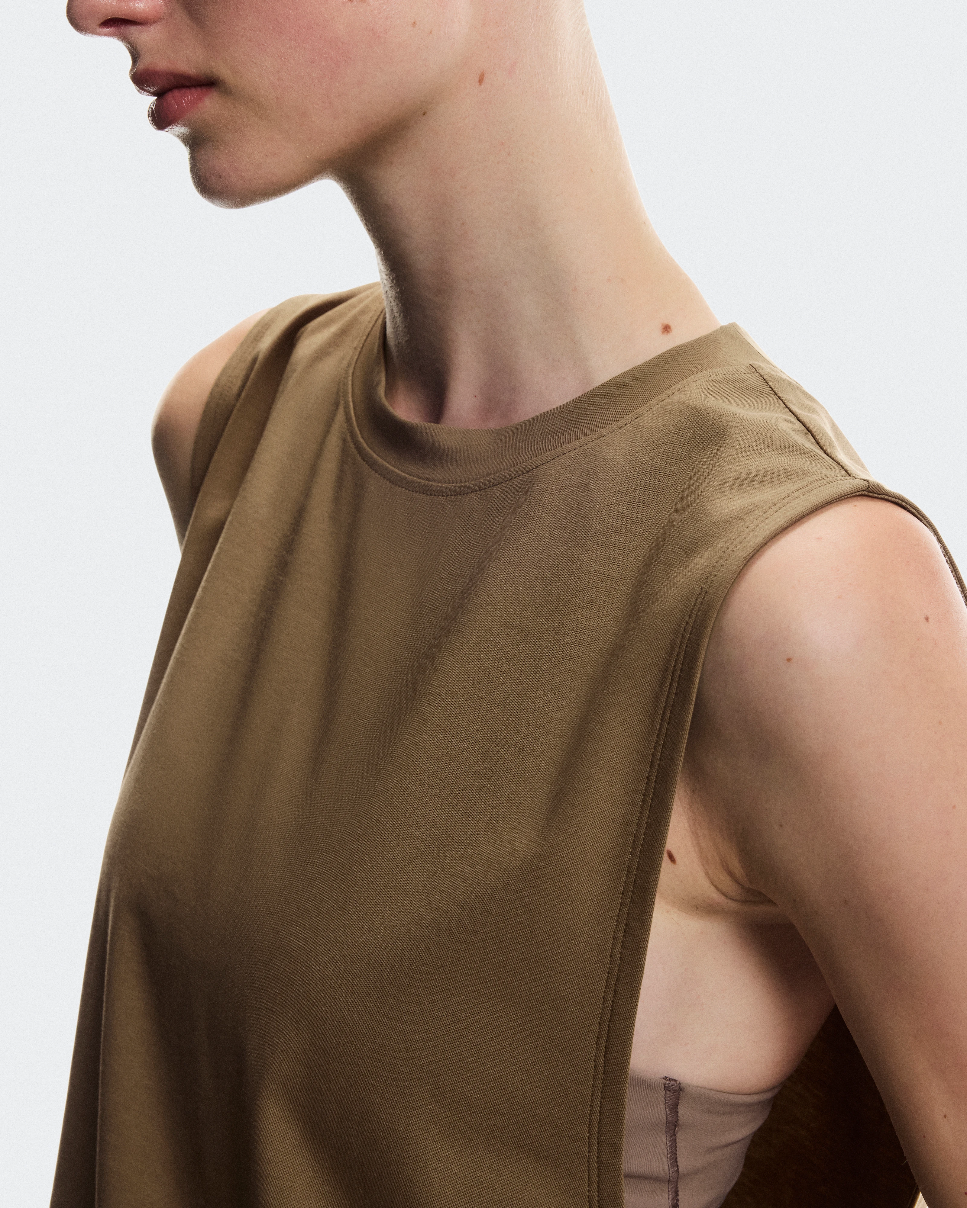 On Focus Crop Nutmeg Women Tops and t-shirts