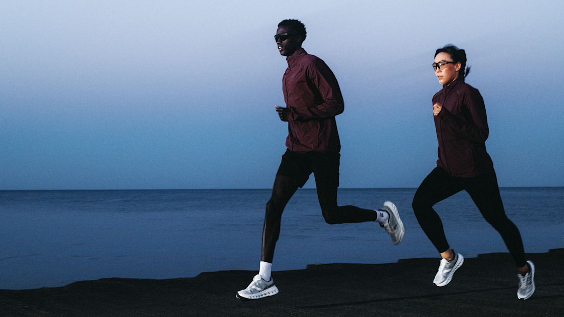Tech Top Running Running gear: high-tech shoes and apparel for every runner. | On United ...