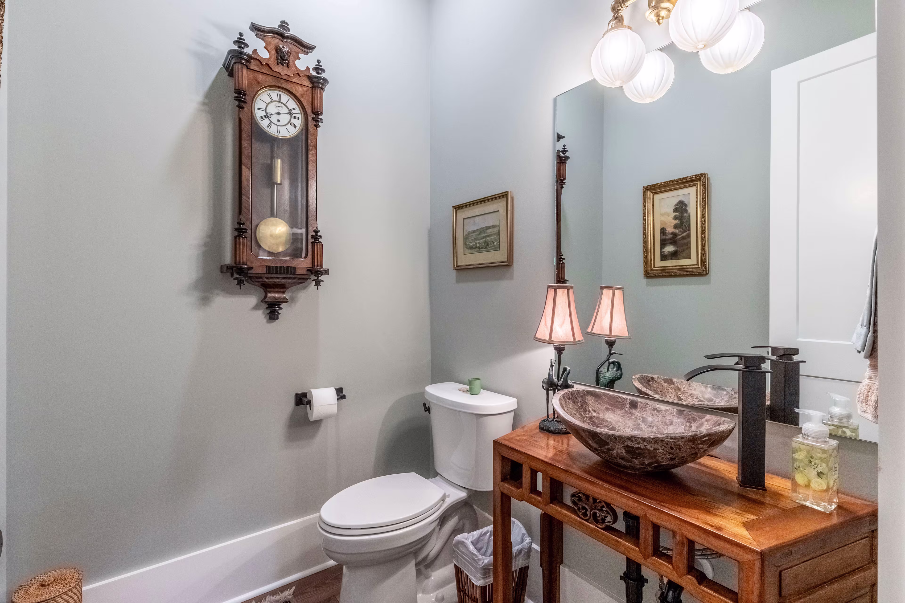 Bath in Leite Home in Asheville. 