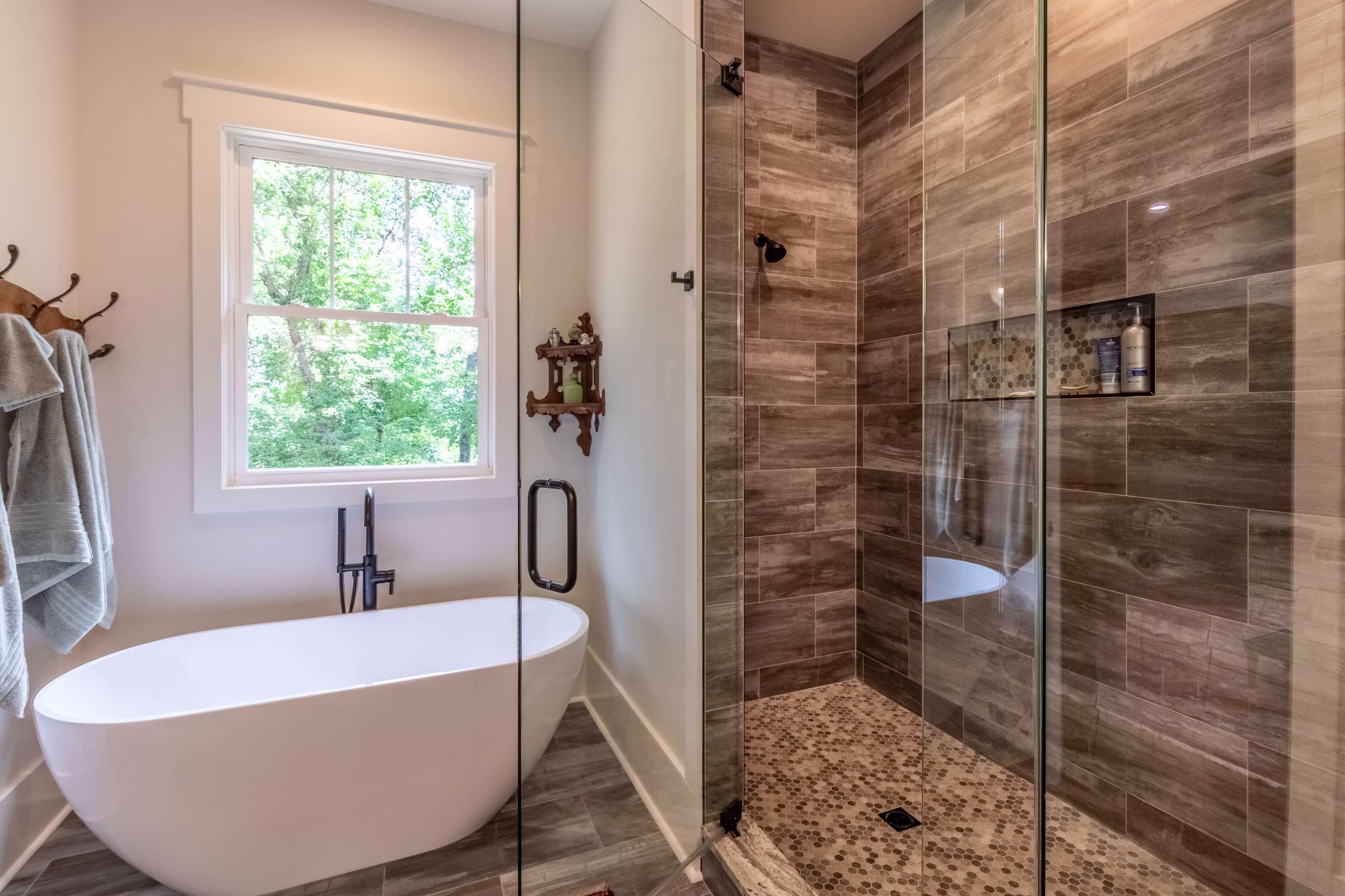 Bath in Leite Home in Asheville. 
