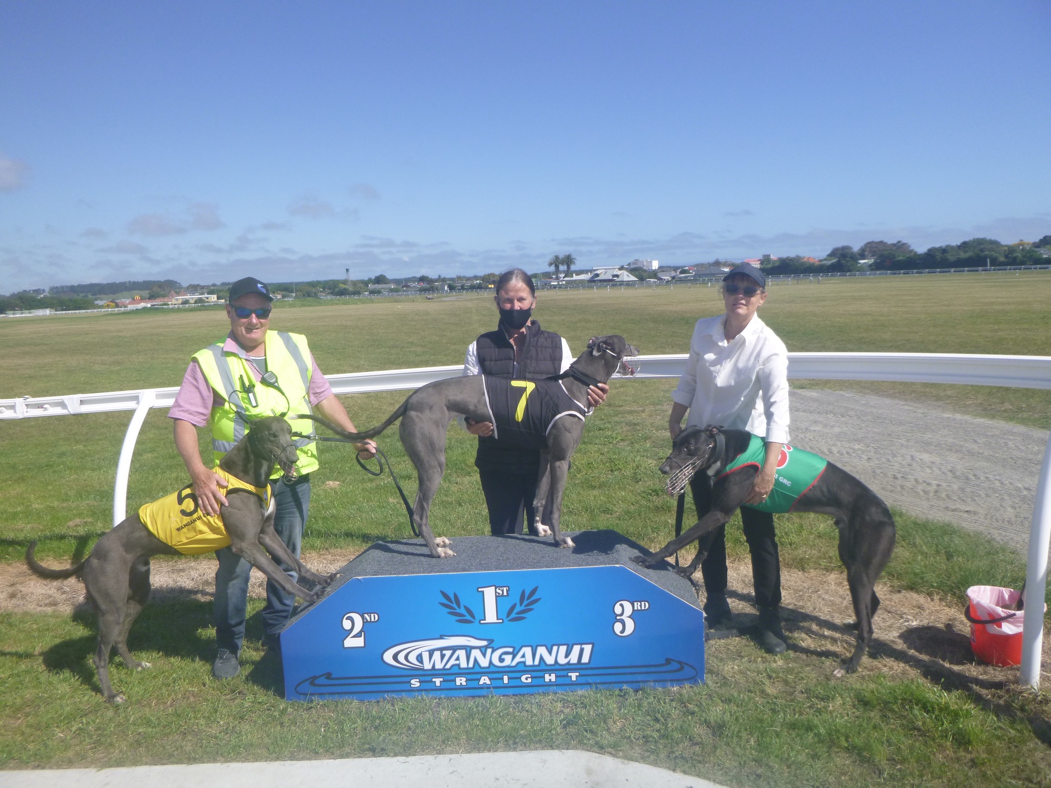 Carol & Wayne Morris major players down the straight