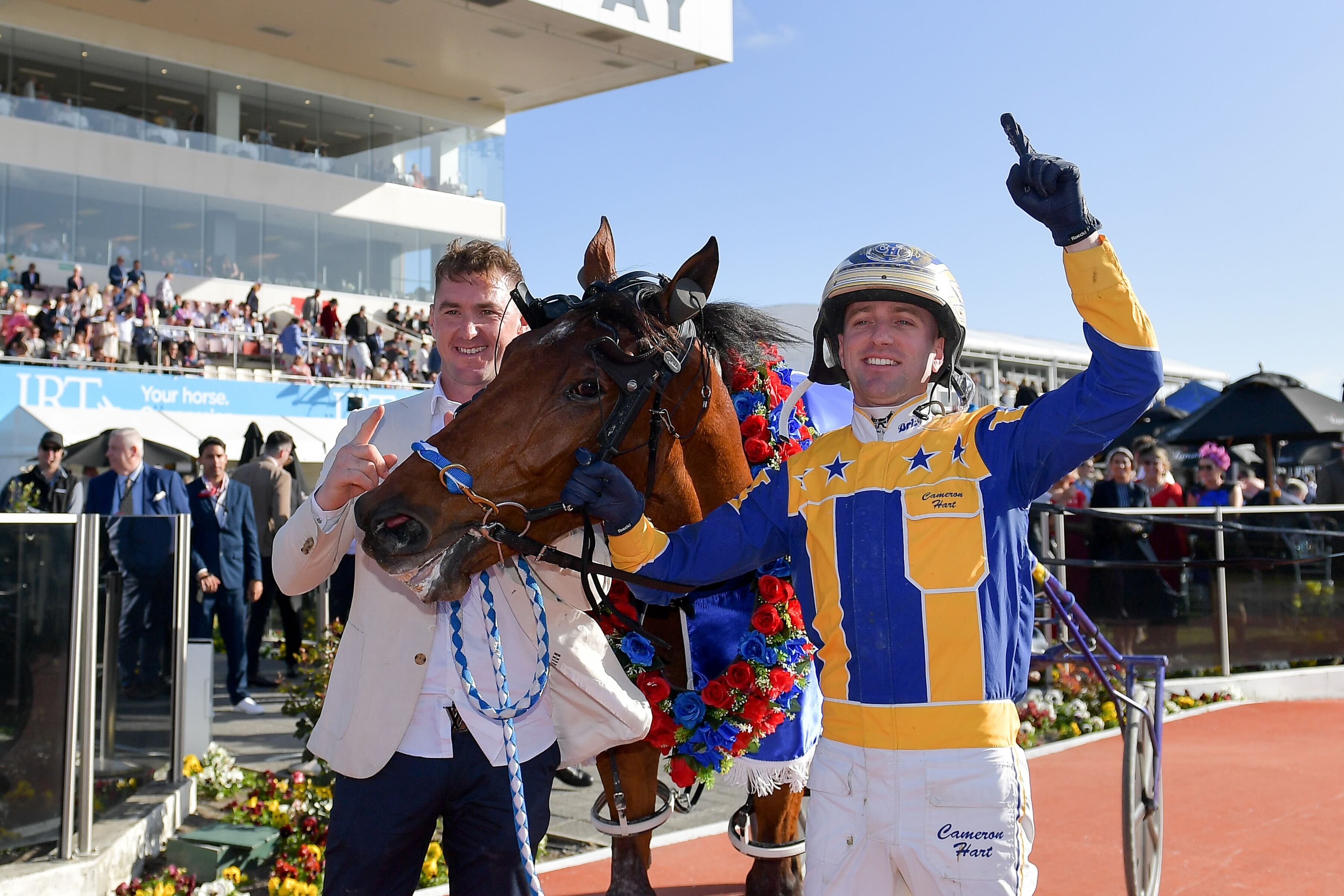 Aussie Swayzee makes history in repeat victory