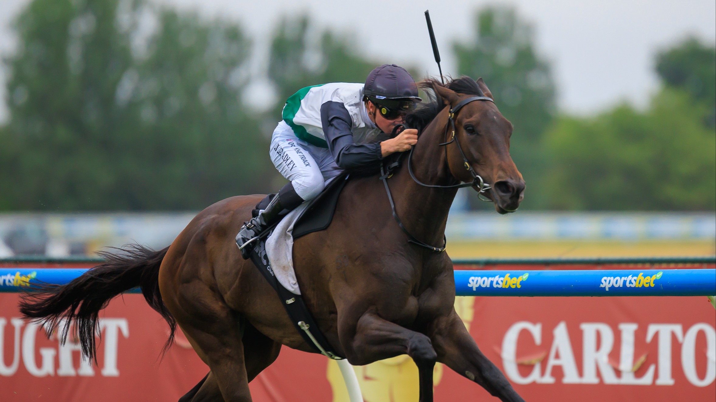 Touchdown completes Caulfield treble