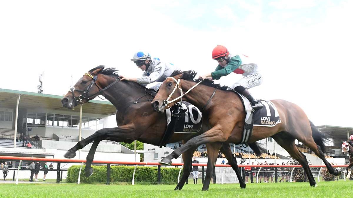 George Simon: Daydreams, Don Henley and a Dazzling Debut