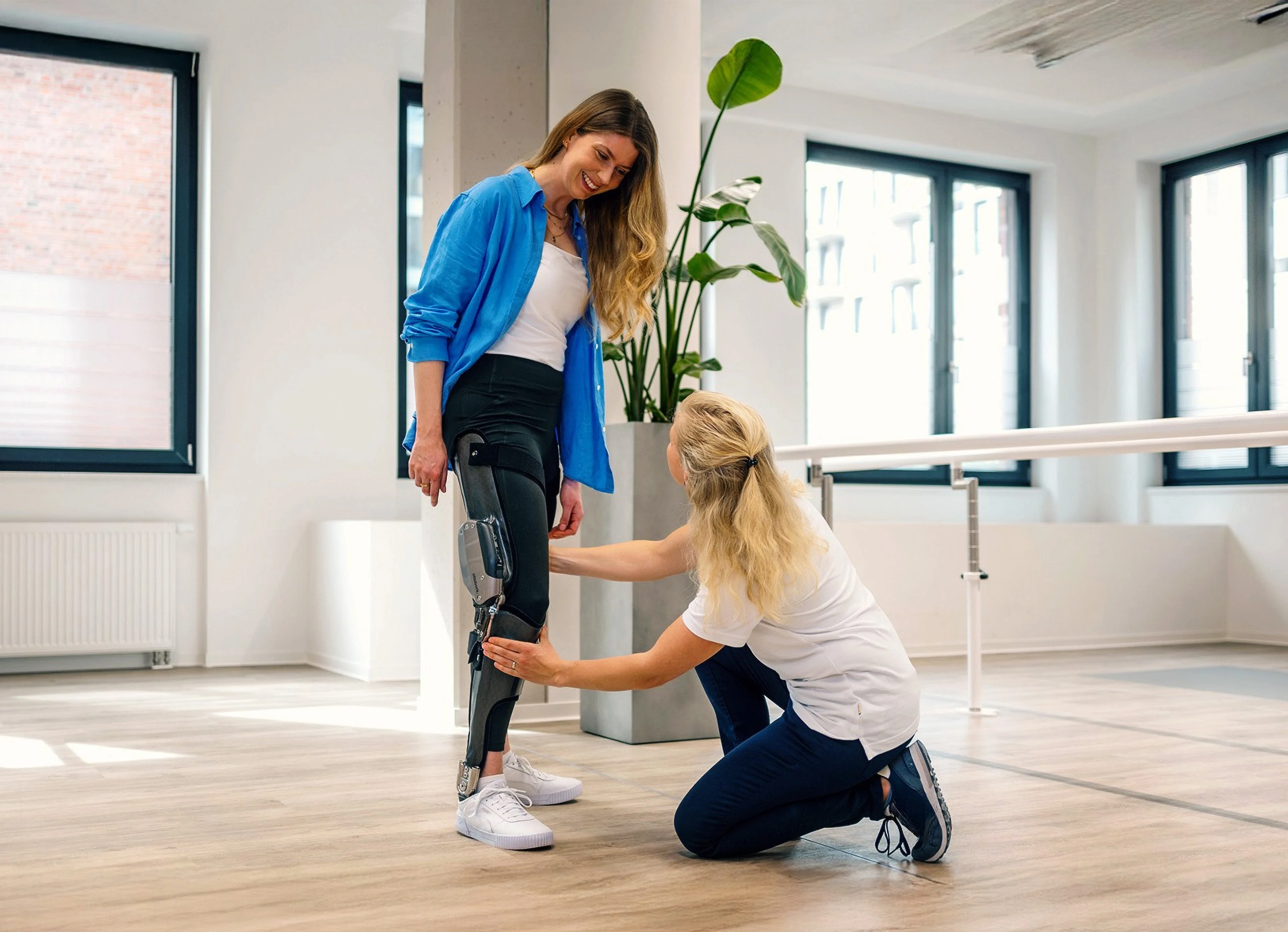 orthopaedic technician with patient