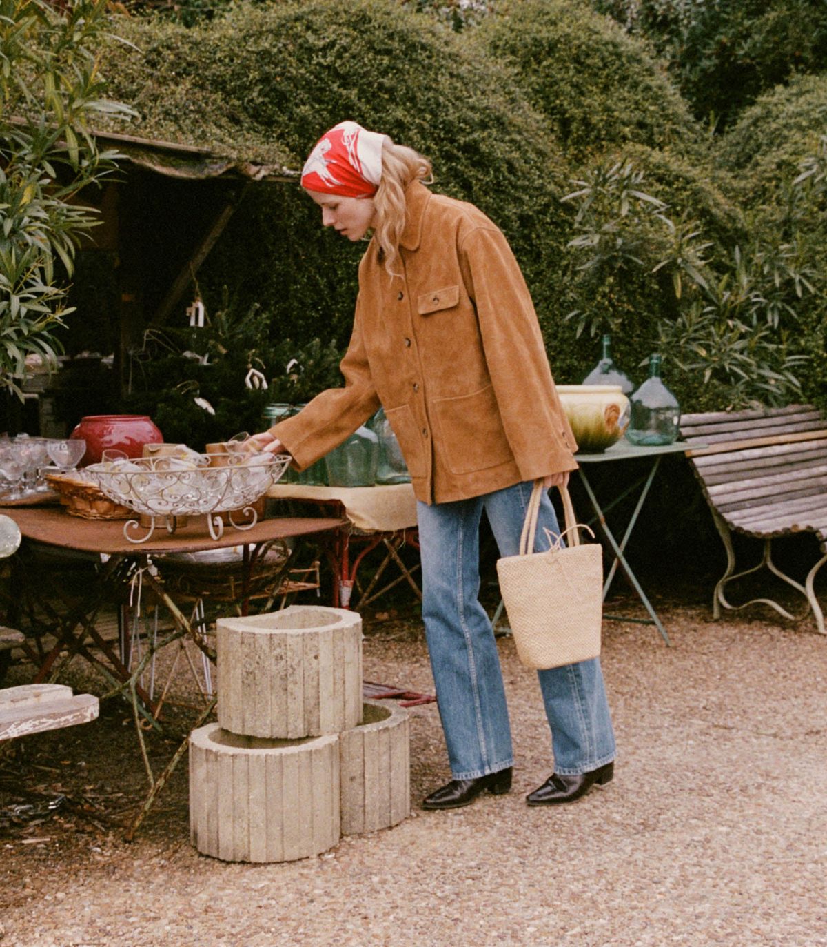 basket bag with suede jacket