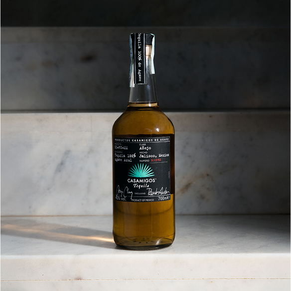 Una botella de Tequila Añejo Casamigos