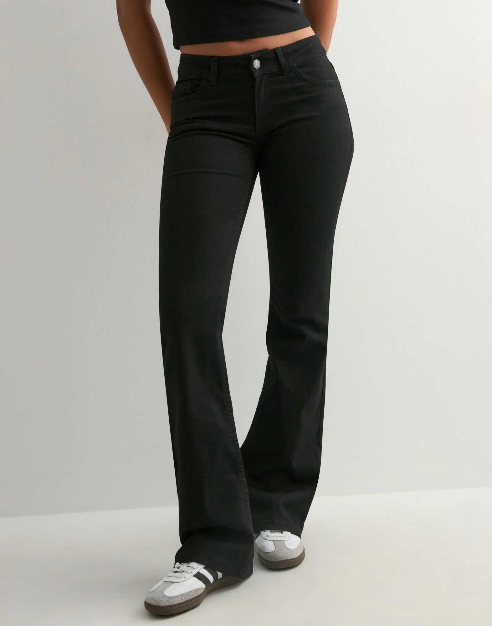 Jeans for women - Trendy Denim and flattering fits | Nelly