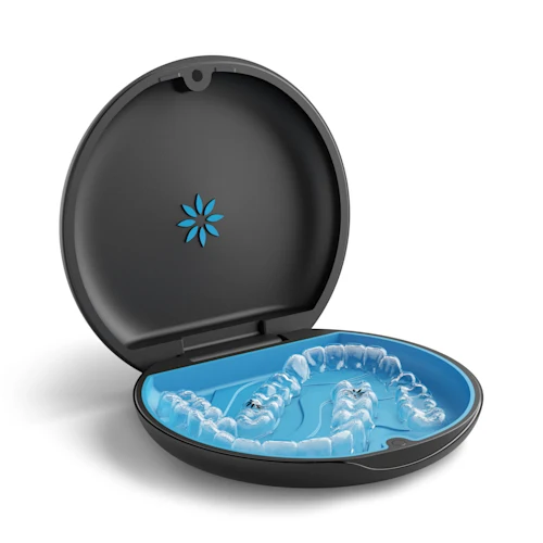 Invisalign - Product Image - Aligners Case In Black