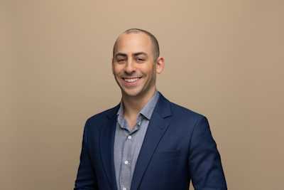 headshot of Jordan Shapiro