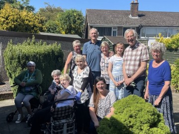  Community camaraderie flourishes in David’s garden