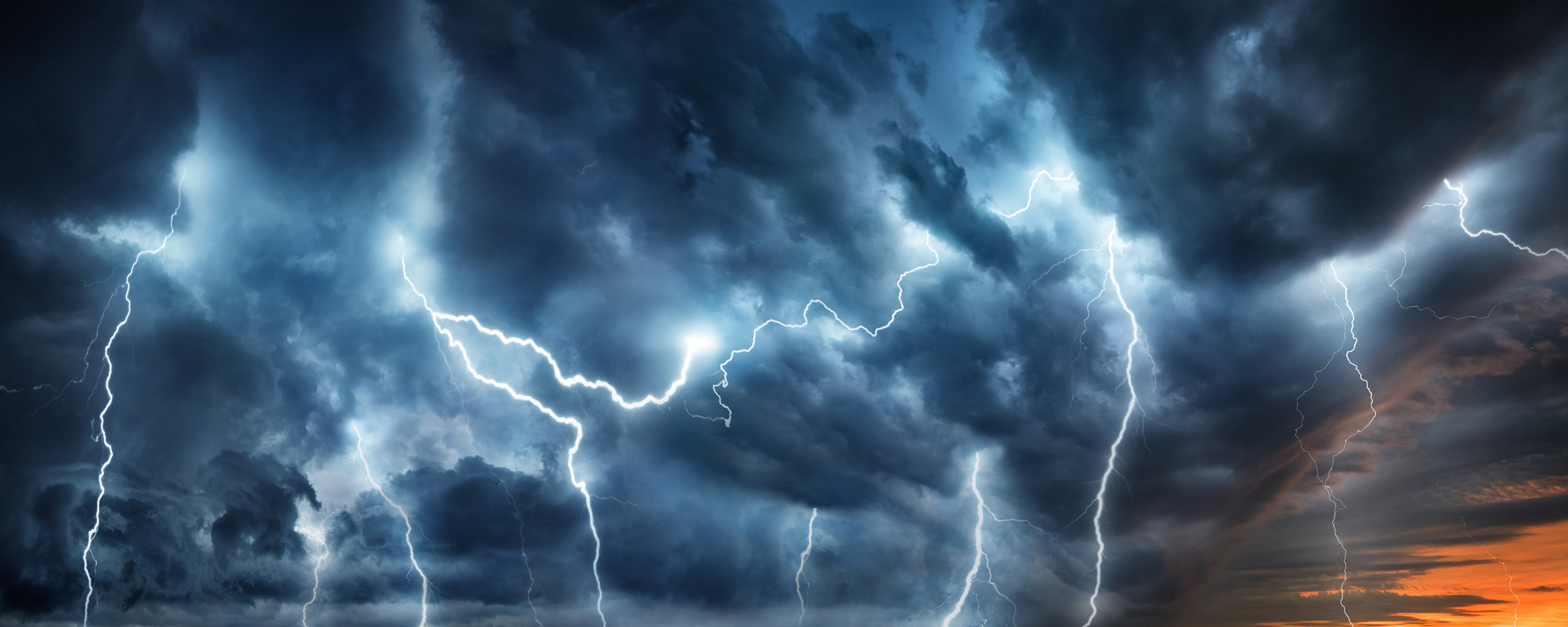 Blue lightning Wallpapers Download | MobCup