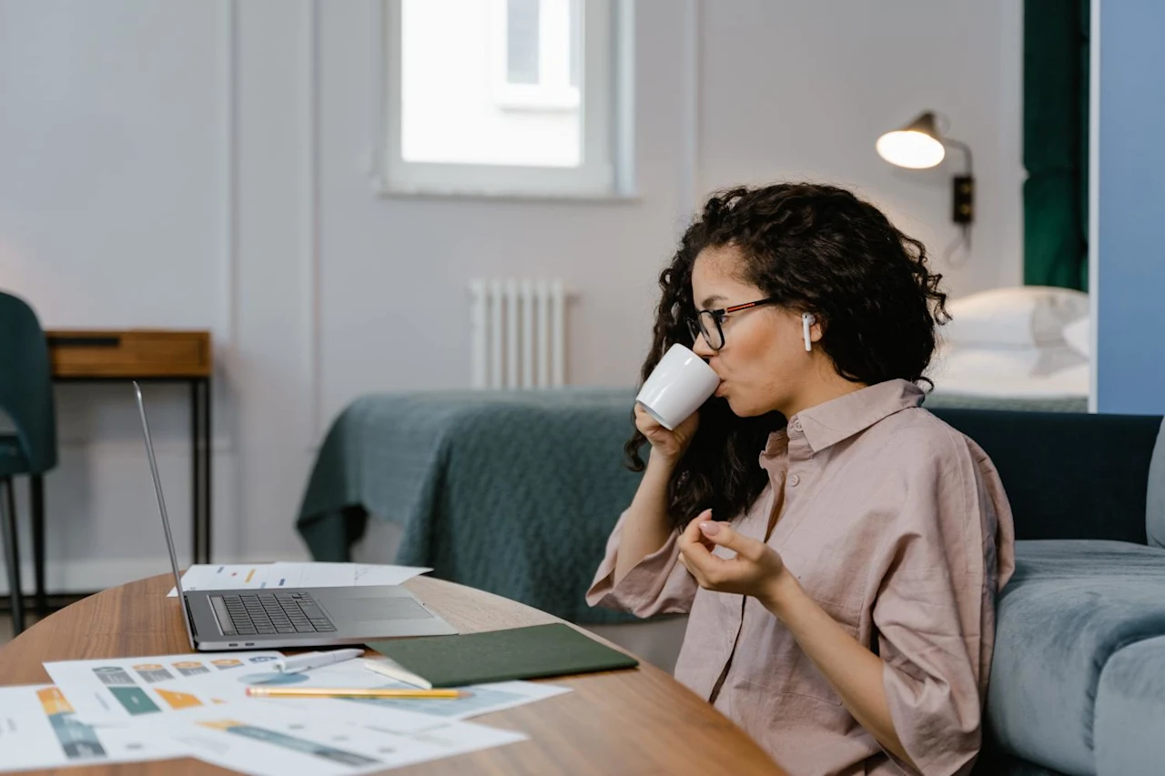 Woman researching what an executor needs to know.