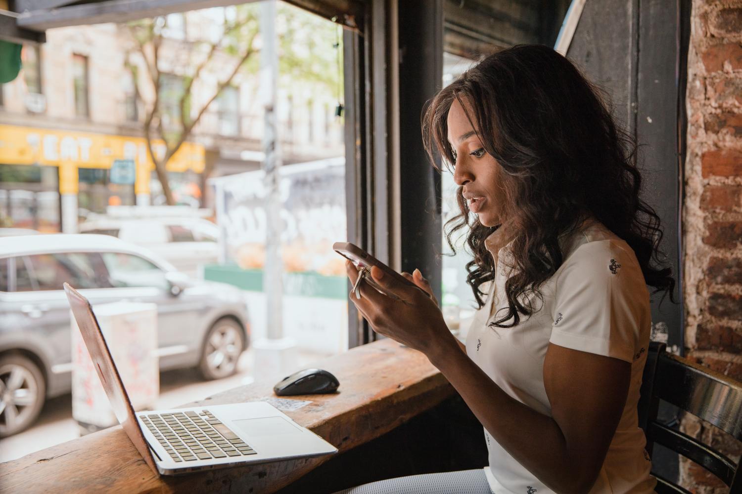 Woman researching what happens if an estate is not settled.