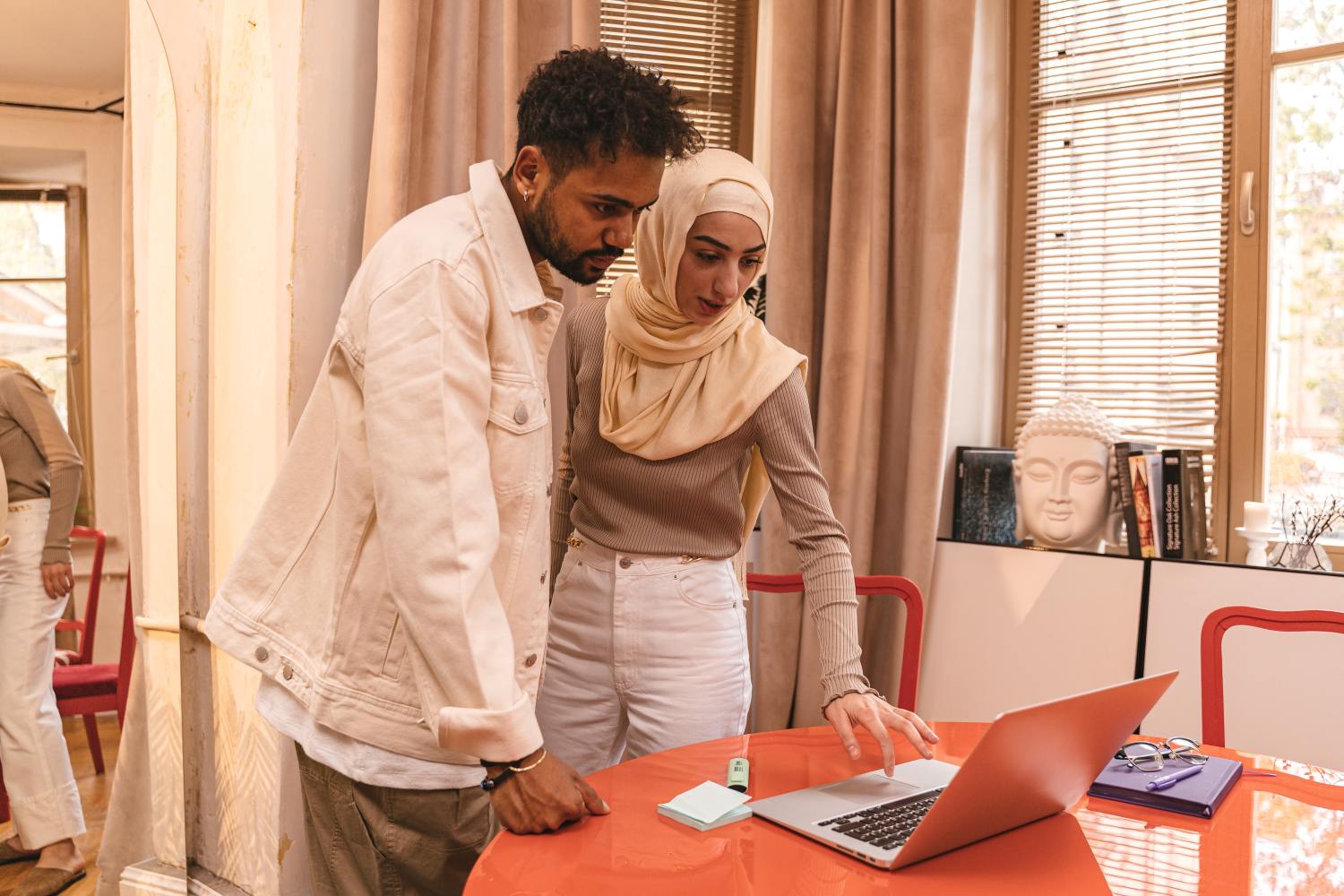 Couple researching together if their probate fees are tax deducted.