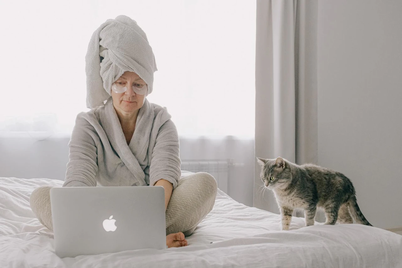 Woman on laptop researching a guide to Pot Trusts.