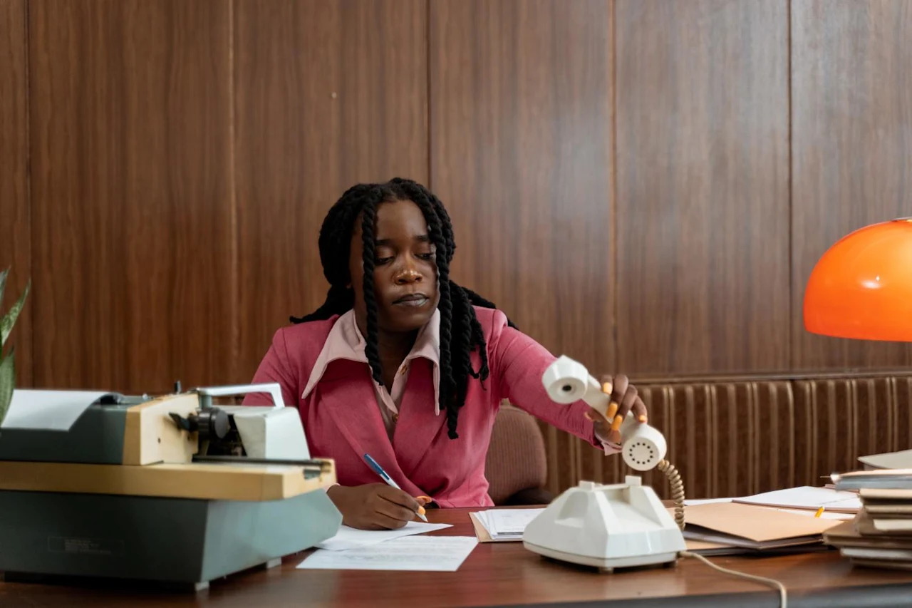 California probate court represented by a lady at the courthouse office.