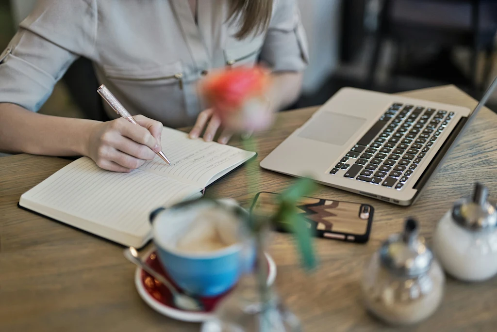 How to Write a Simple Will: Handwritten With or Without a Lawyer
