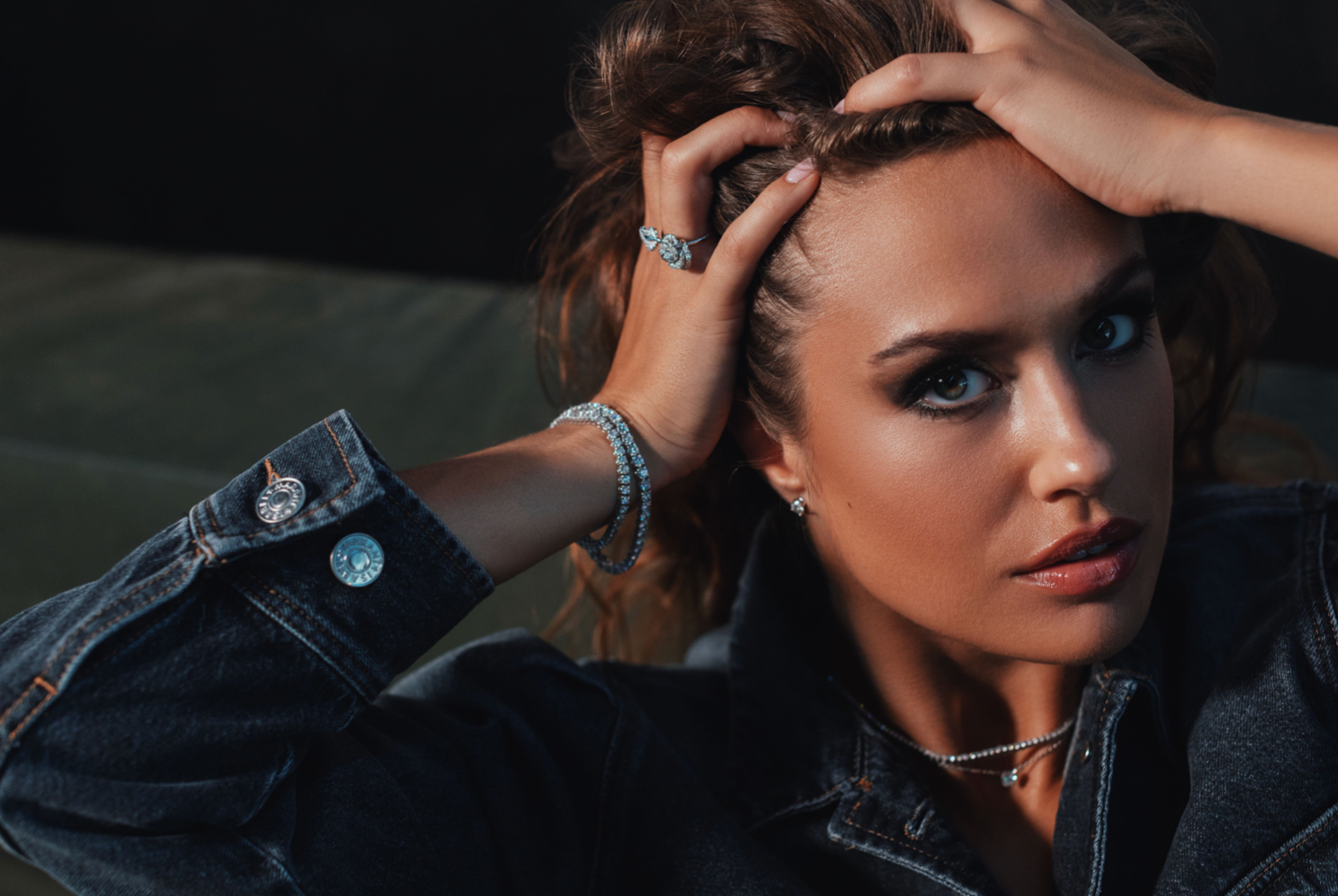 jewelry-model-e-commerce-shopify