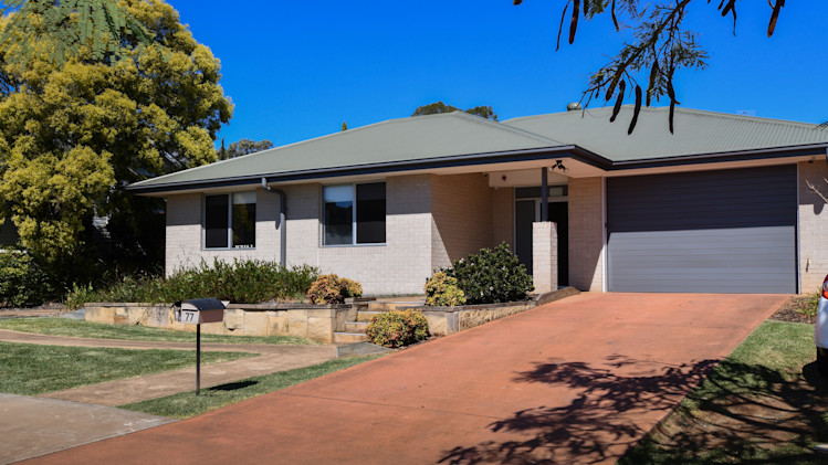 SIL Lismore Front yard