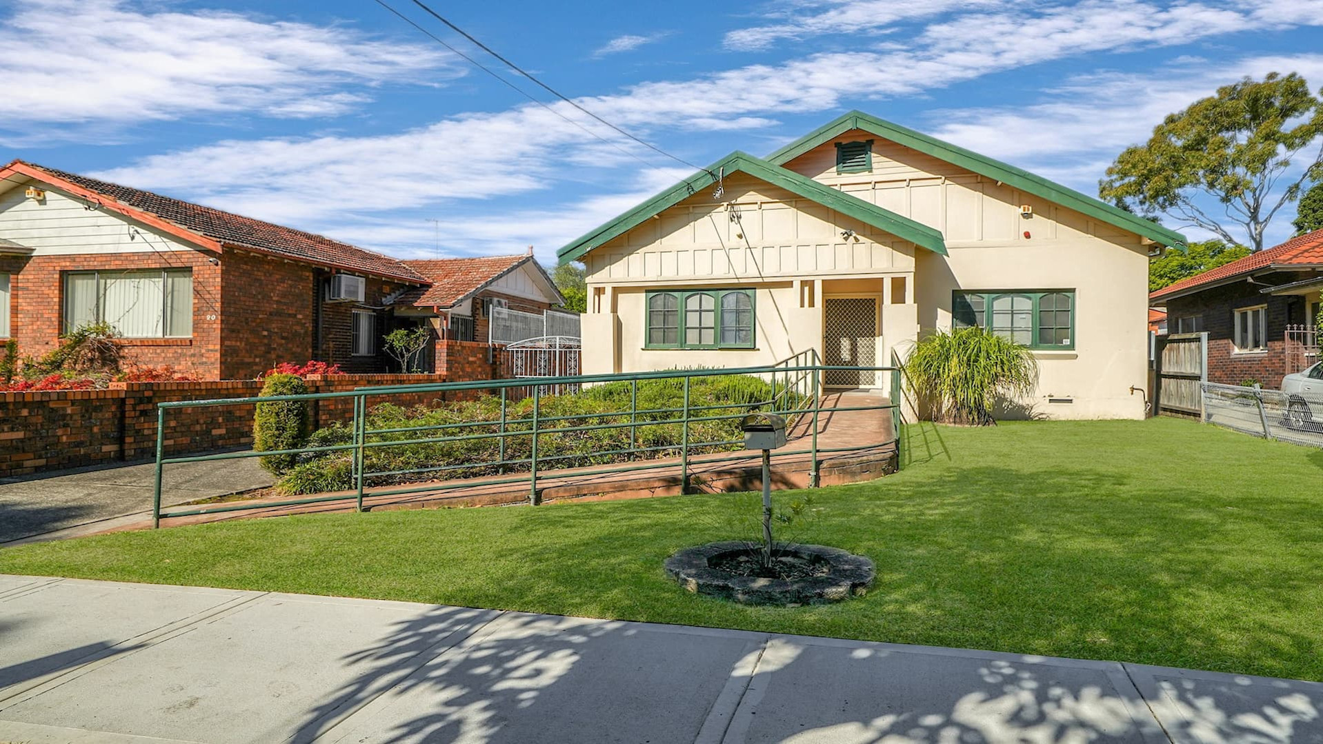 Exterior image of property