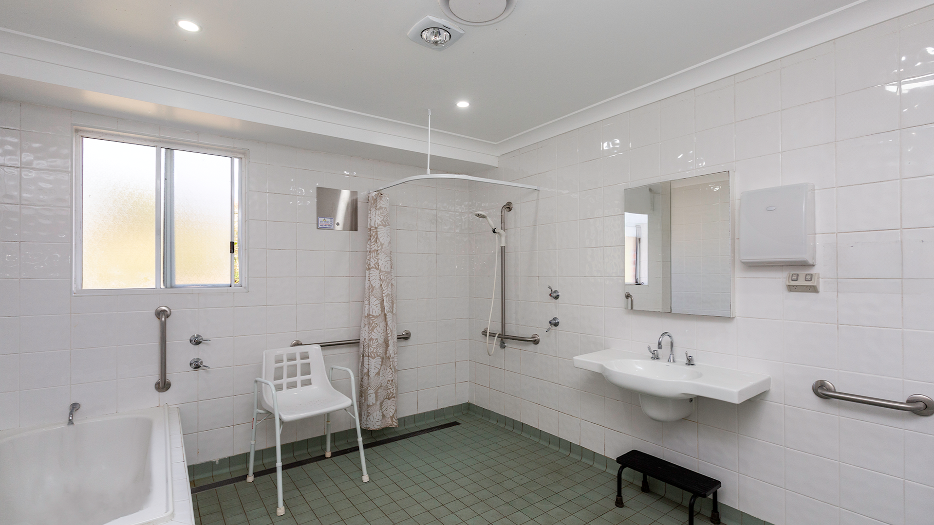 Norah Head house bathroom