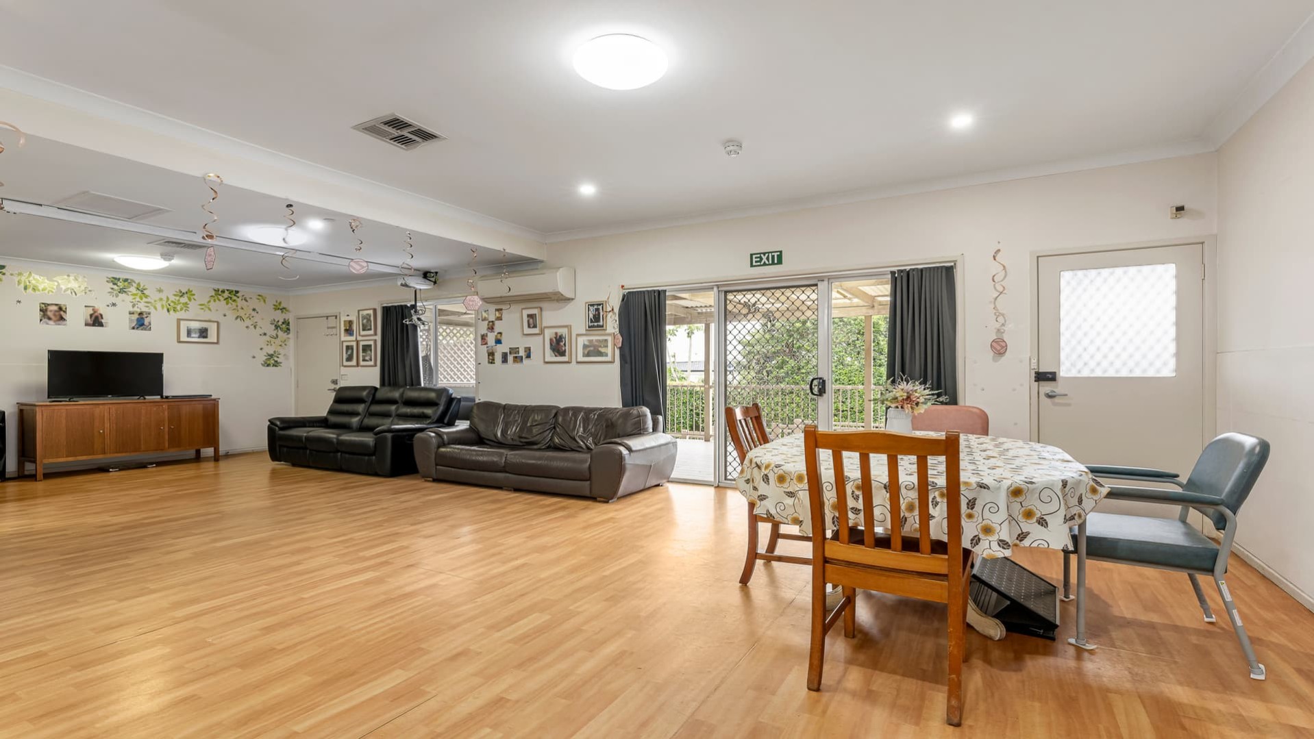 Lounge and dining area