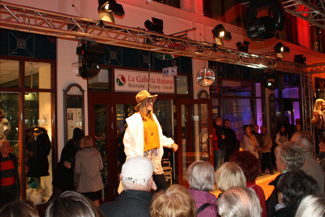 Lichterglanz „Nacht & Sterne“ 2014 mit Modenschau in der Straßburg-Passage Görlitz