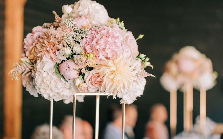 Fleurs de mariage en couleur nude