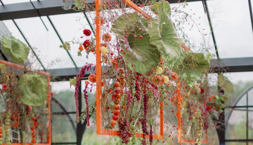 Wedding theme framing the moment -2