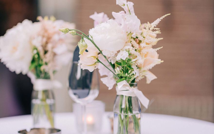 Fleurs de mariage en couleur nude