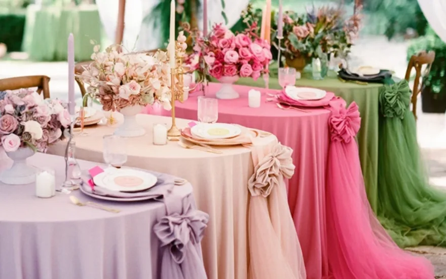 Color blocking tables wedding