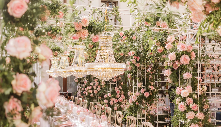 Wedding theme Soft Bloom flowers table