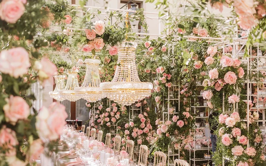Wedding theme Soft Bloom flowers table