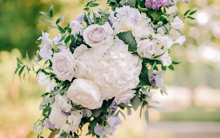 Thème de mariage pivoines blanches