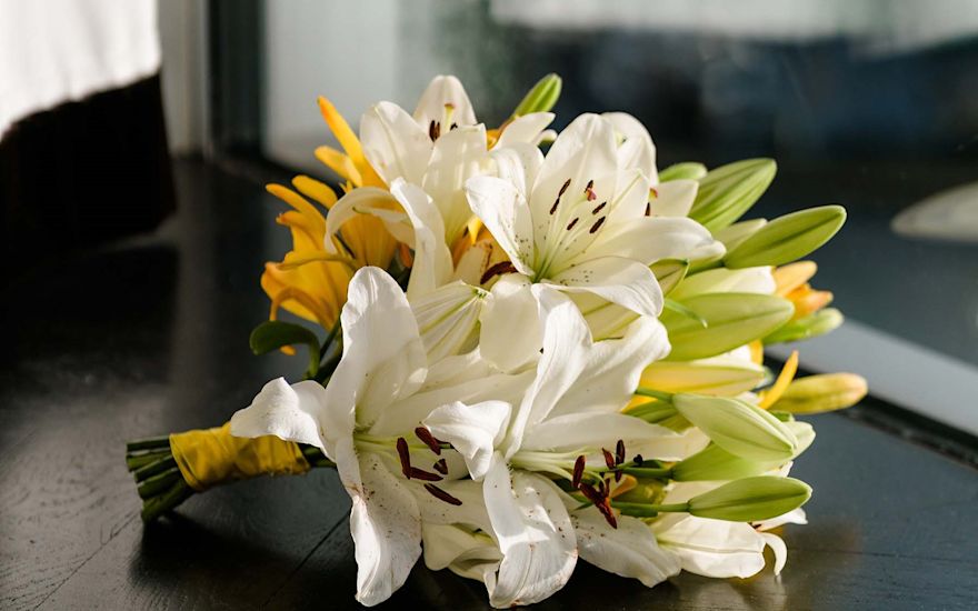 Van der Plas Wedding Lillies52.2