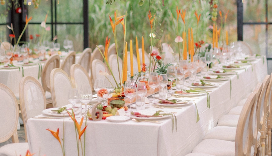 Wedding theme framing the moment -1