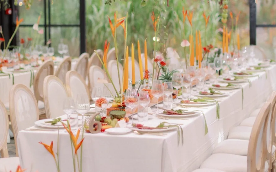 Wedding theme framing the moment -1