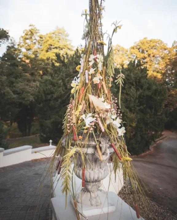 Bold Botanicals wedding theme list photo