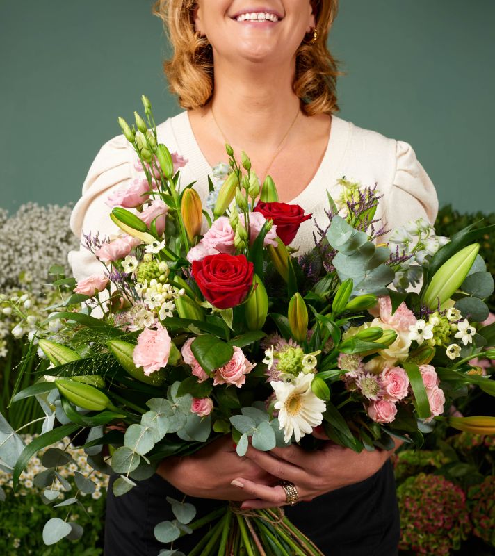 VDP - Florist with bouquet