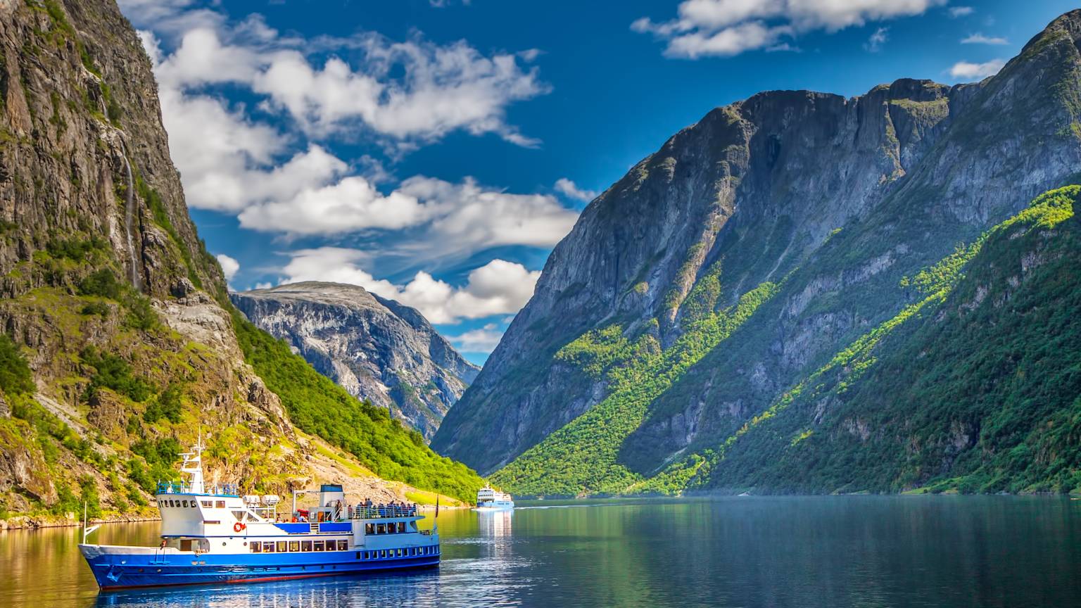 Gudvangen-fjord-Norway