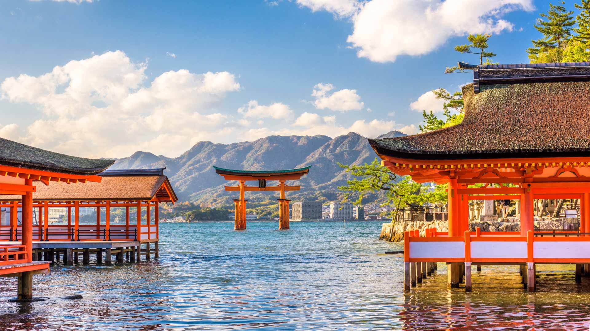 miyajima-hiroshima-floating-shrine-japan